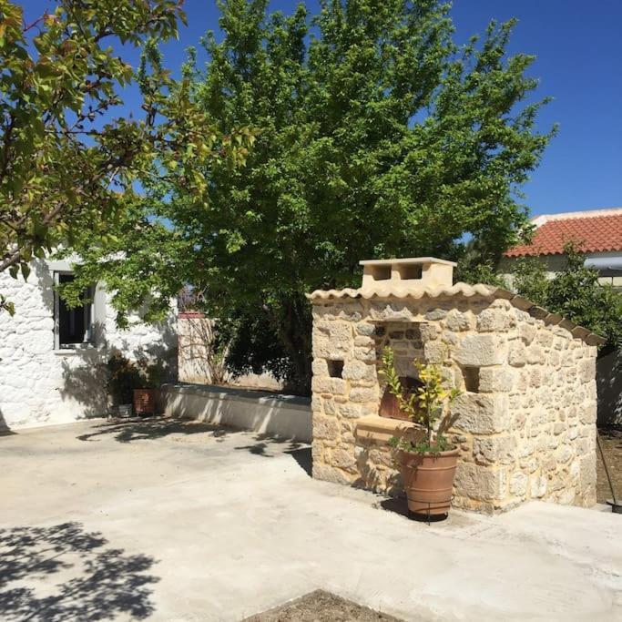 Aνεξάρτητη Παραδοσιακή Πέτρινη Κατοικία Corinth Exteriör bild