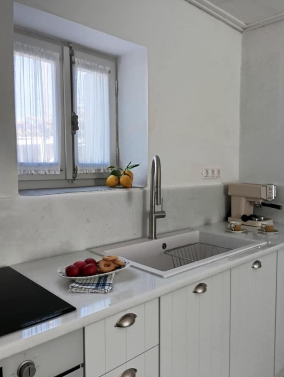 Aνεξάρτητη Παραδοσιακή Πέτρινη Κατοικία Corinth Exteriör bild