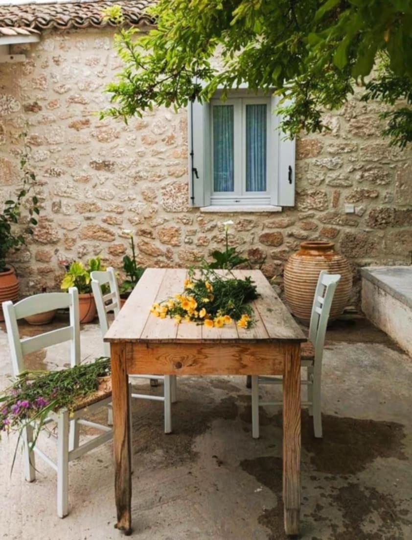 Aνεξάρτητη Παραδοσιακή Πέτρινη Κατοικία Corinth Exteriör bild